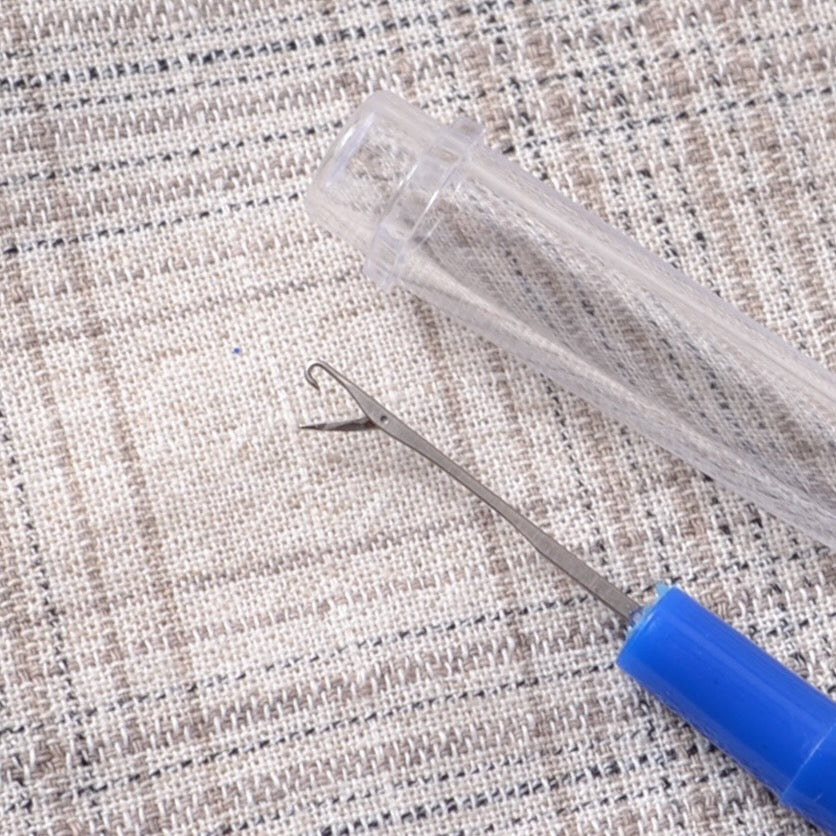 Dritz Knit Picker Latch Hook for Snags 3-Inch Blue